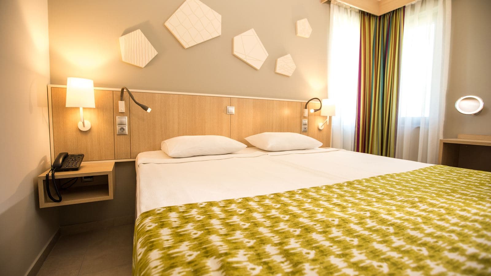 rooms-suite-room