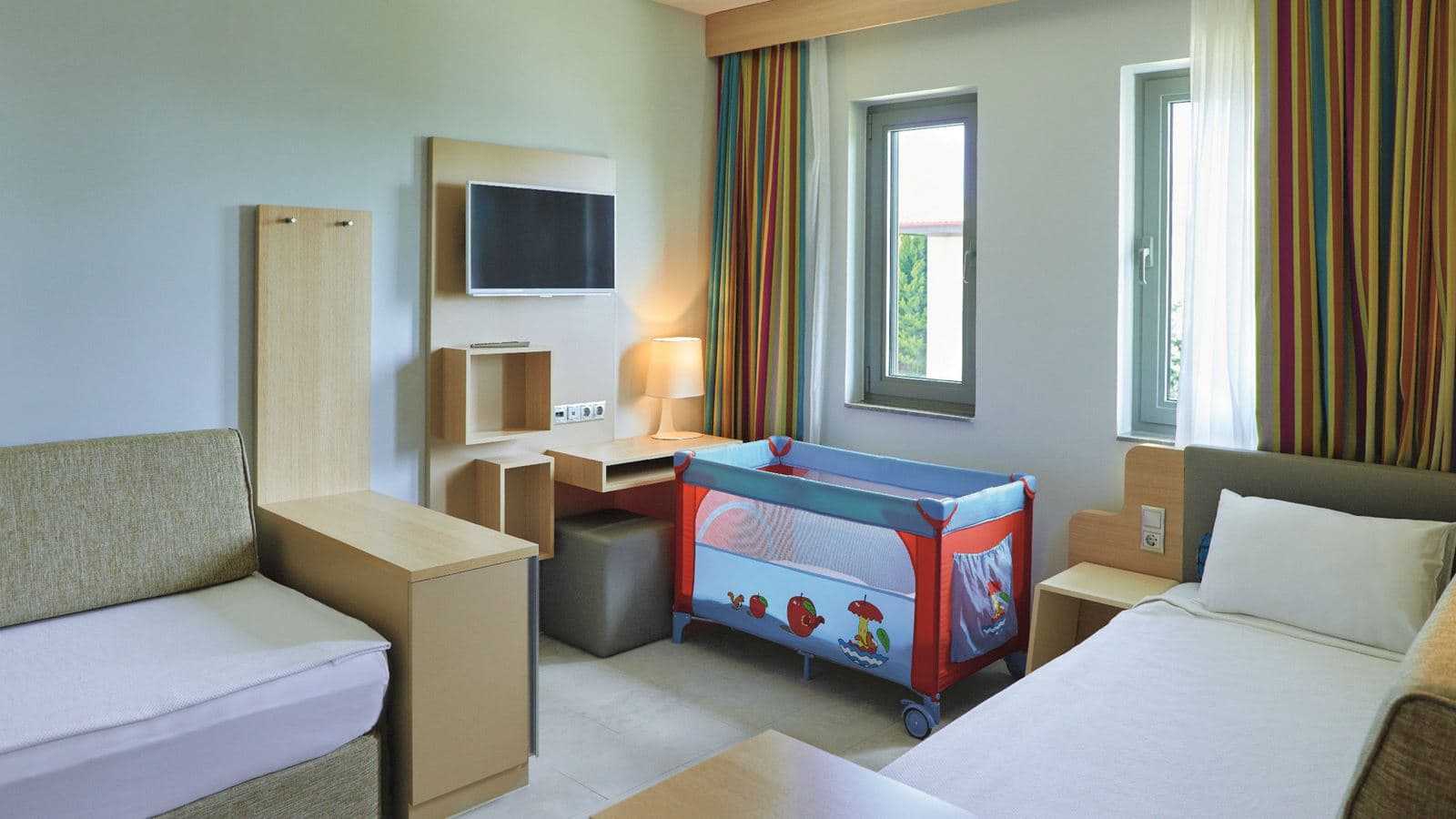 rooms-family-room