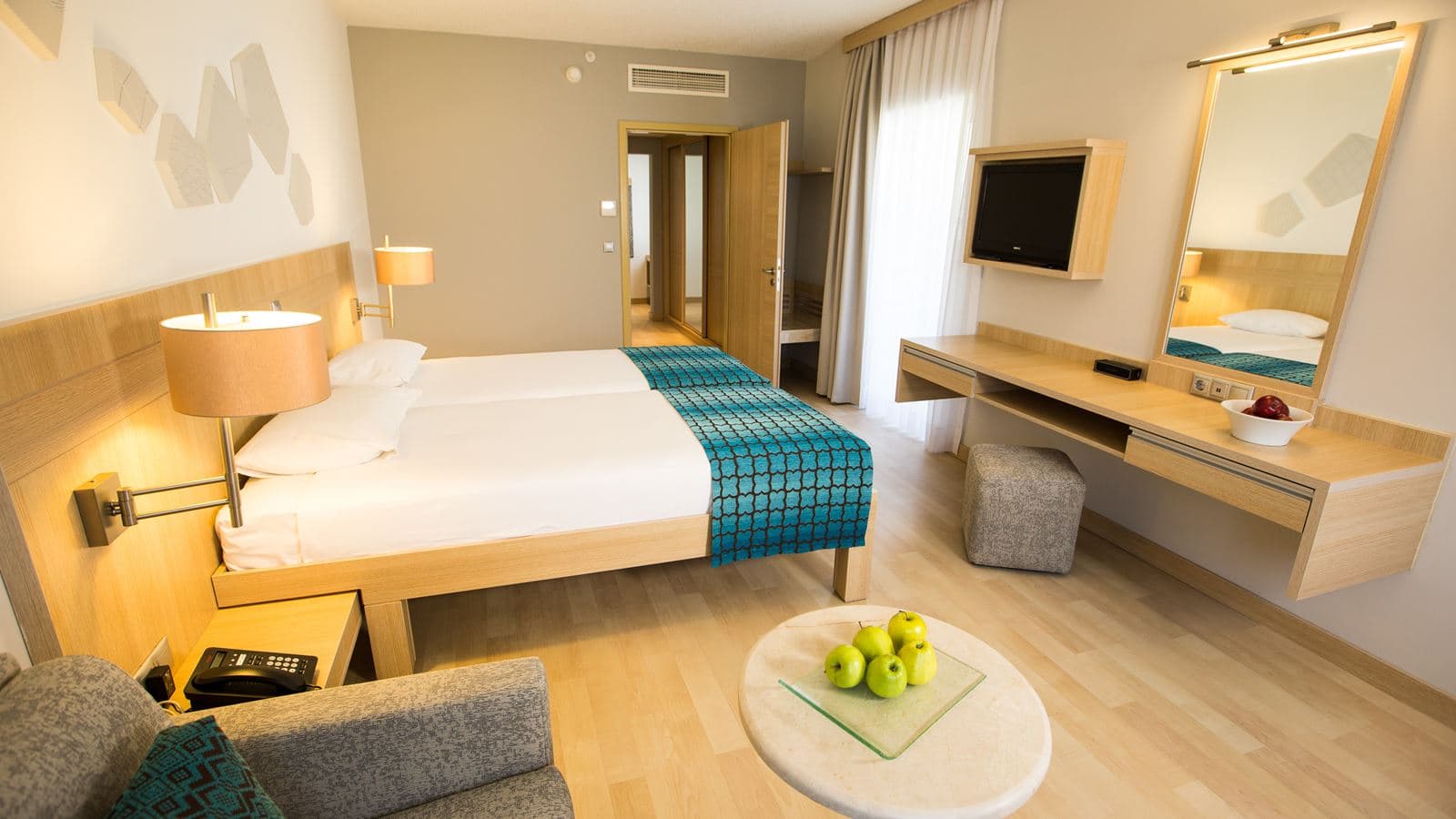 rooms-family-suit--in-villas