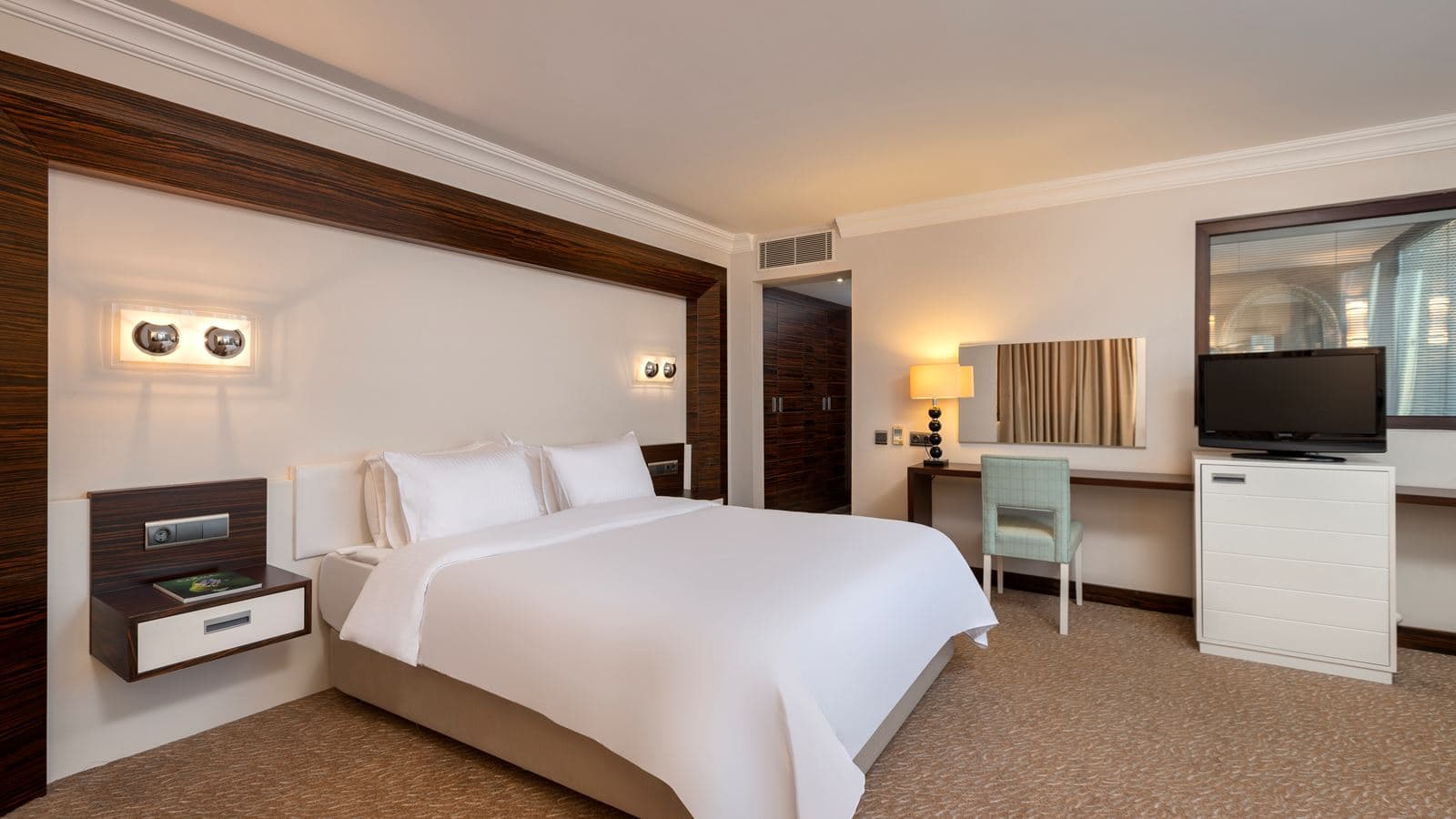 rooms-jacuzzi-suite