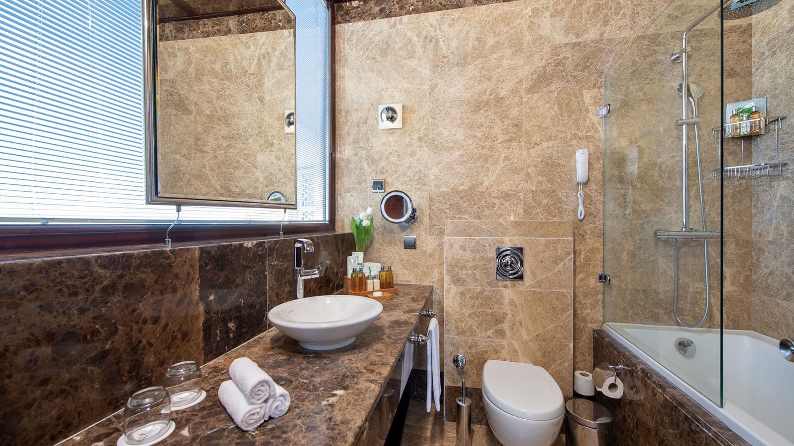 rooms-king-suite