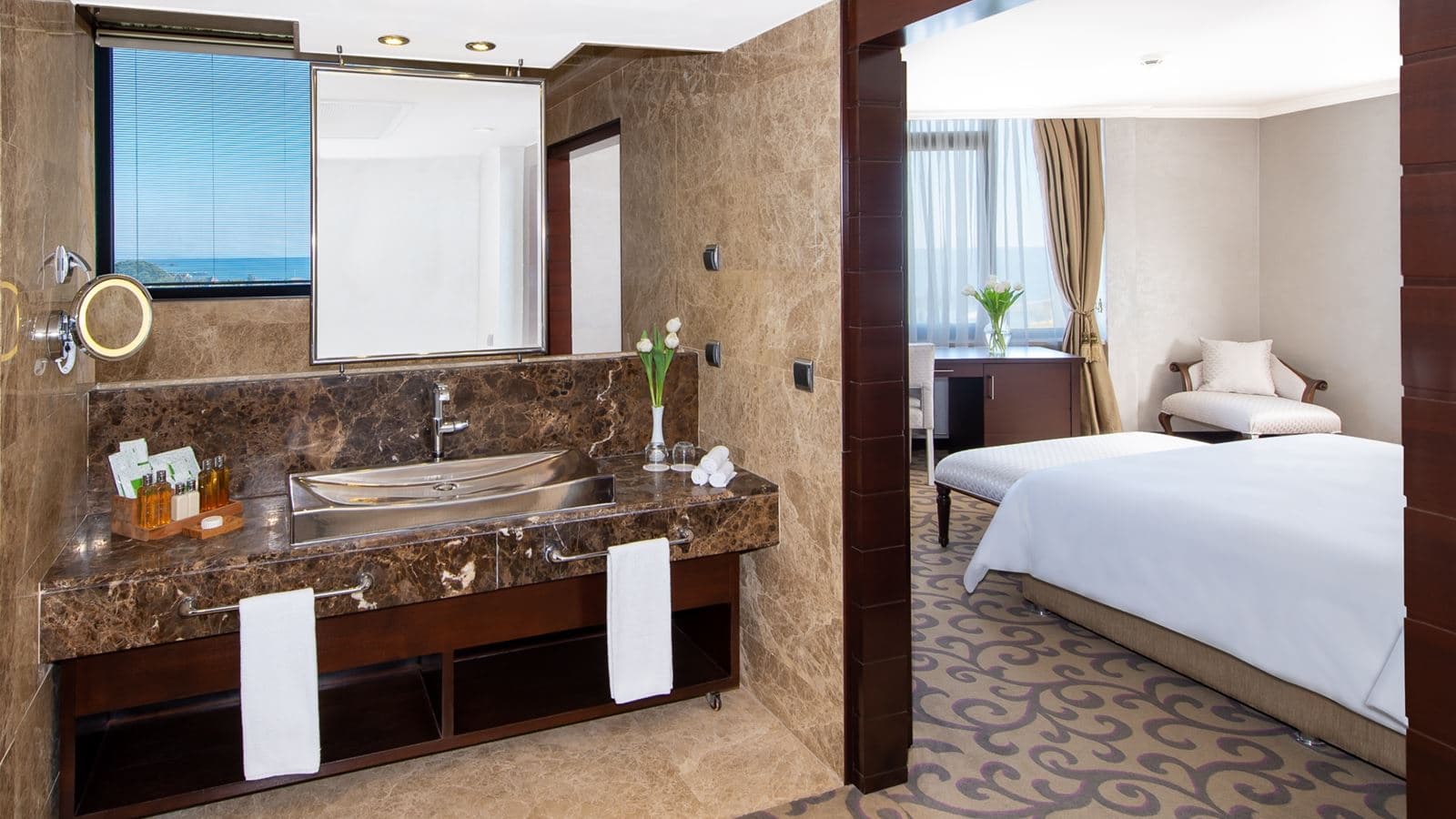 rooms-king-suite