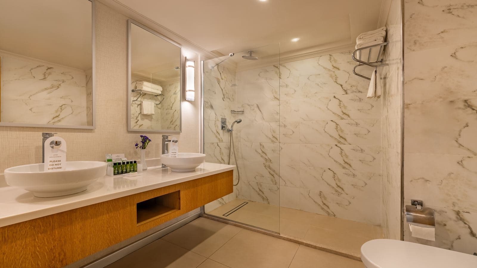 rooms-family-terrace-suite-with-jacuzzi