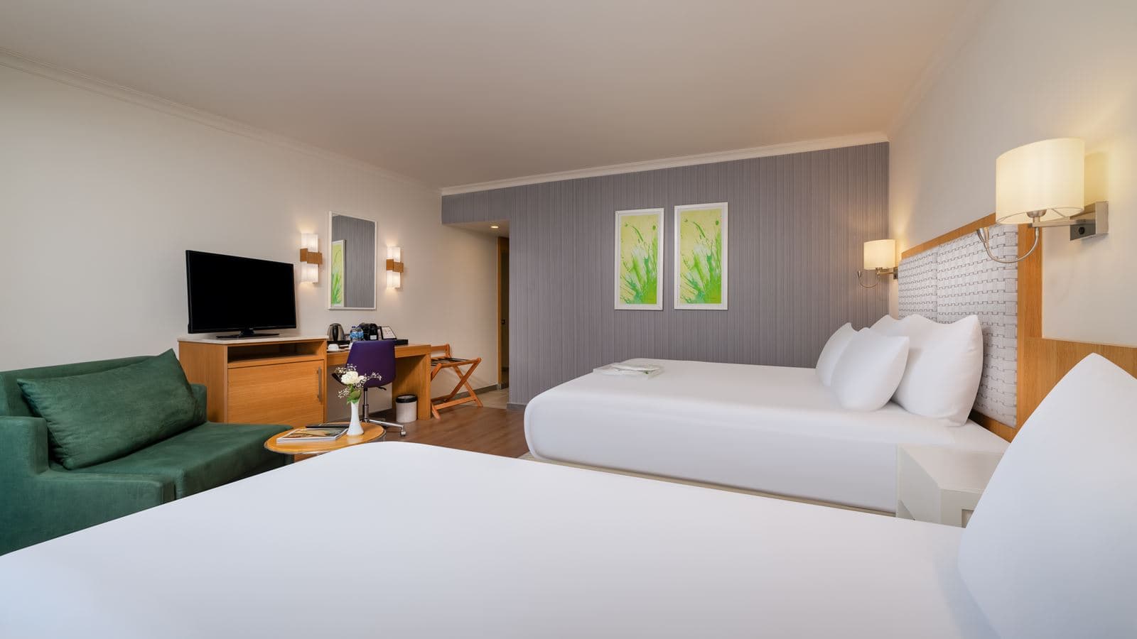 rooms-standard-large-garden-view-room-with-french-balcony