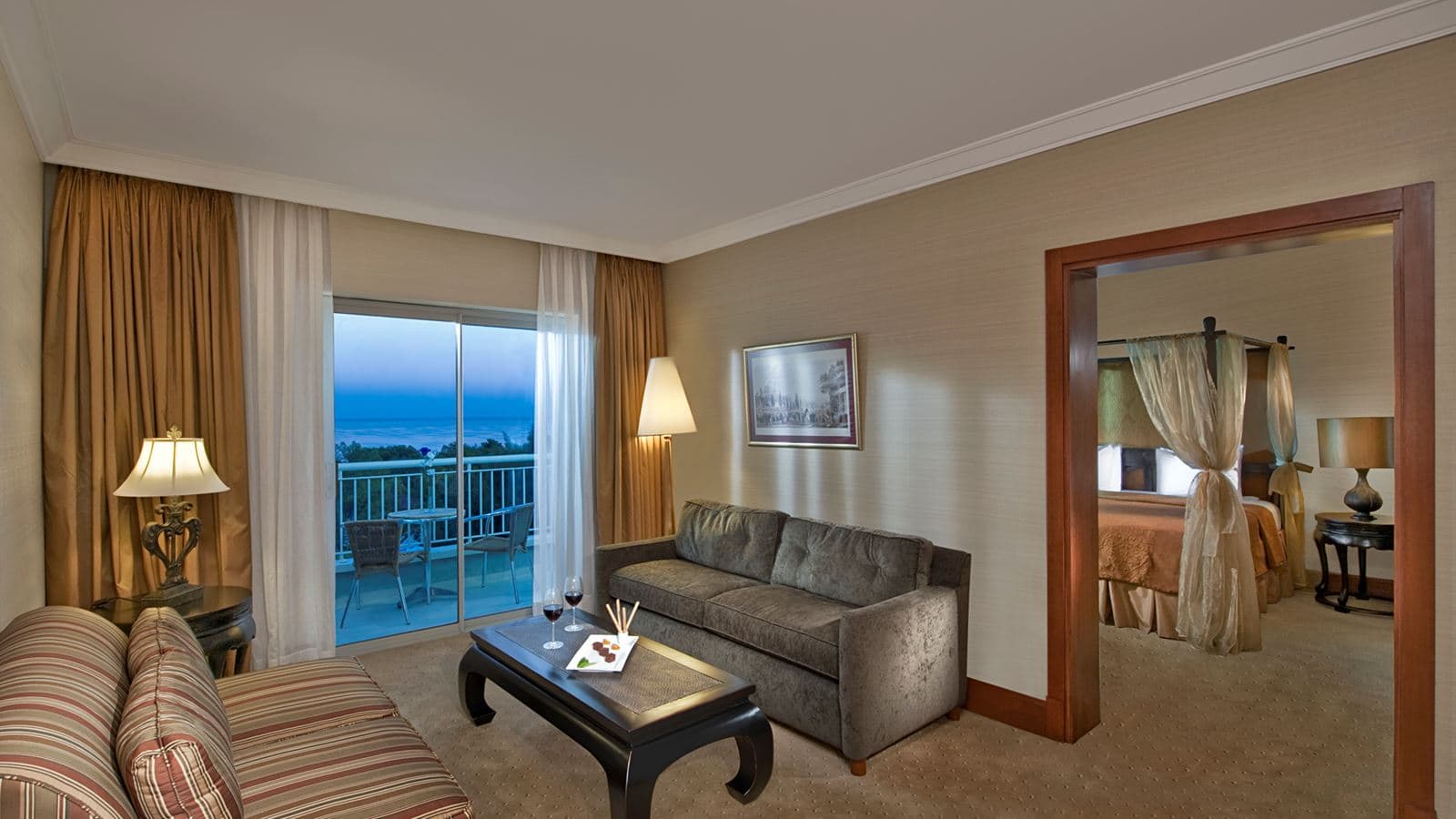 rooms-king-suite