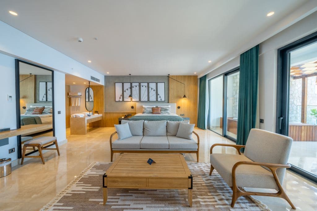rooms-deluxe-sea-view-room-with-jacuzzi