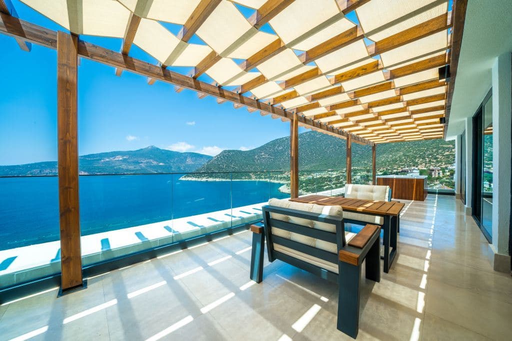 rooms-penthouse-suite-sea-view-with-jacuzzi