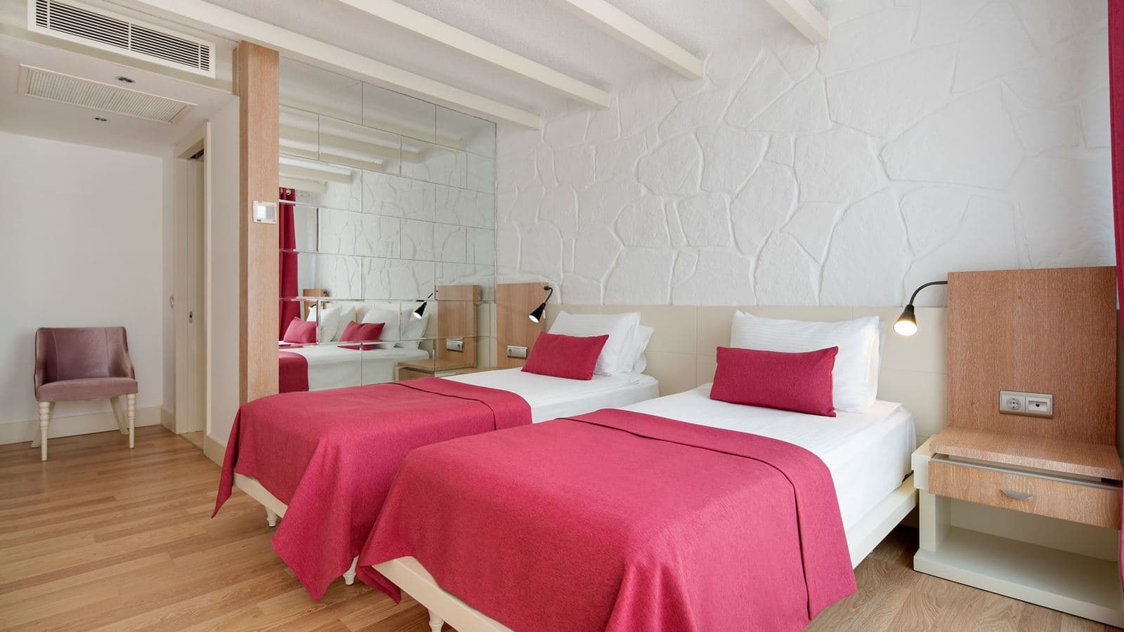 rooms-standard-double-or-twin-room-without-balcony-for-sole-use