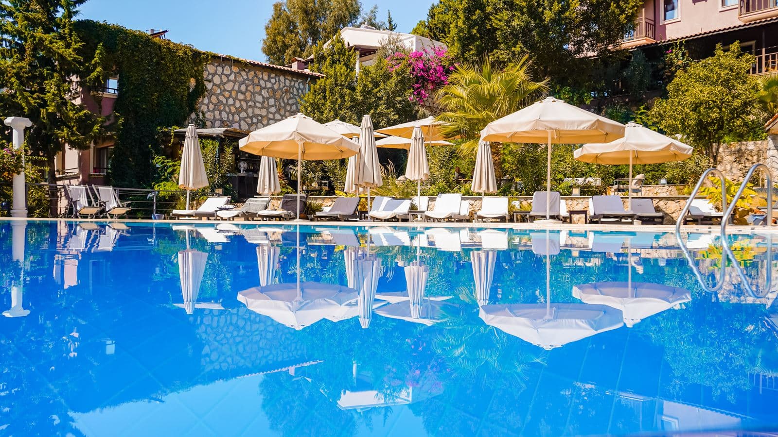 pools-outdoor-pool