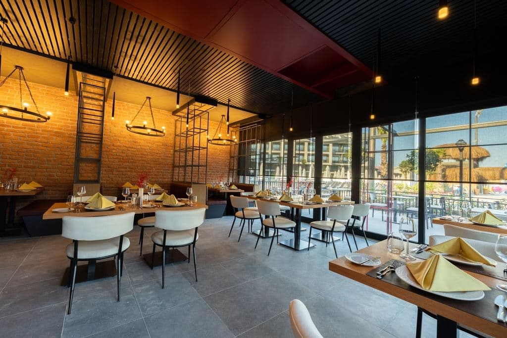 restaurants-she--he-adult-only-+16