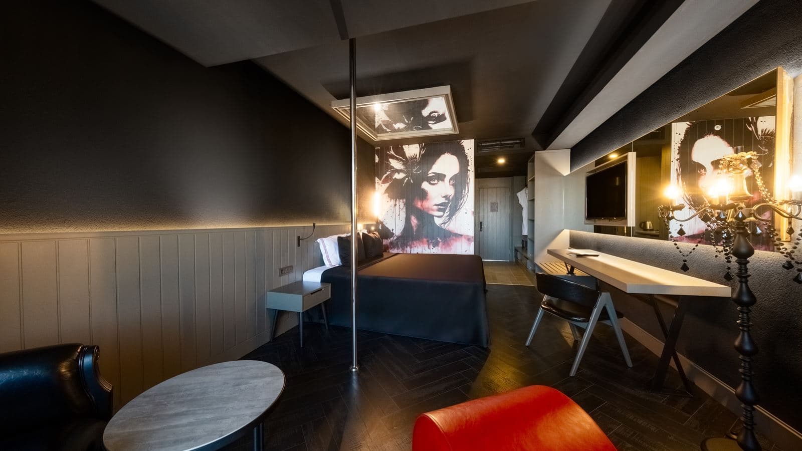 rooms-black-and-red-for-adult