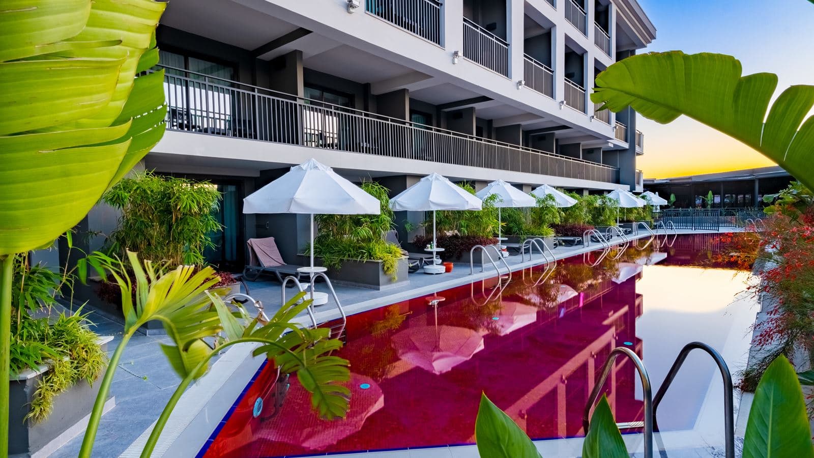 rooms-swim-up-adult-zone