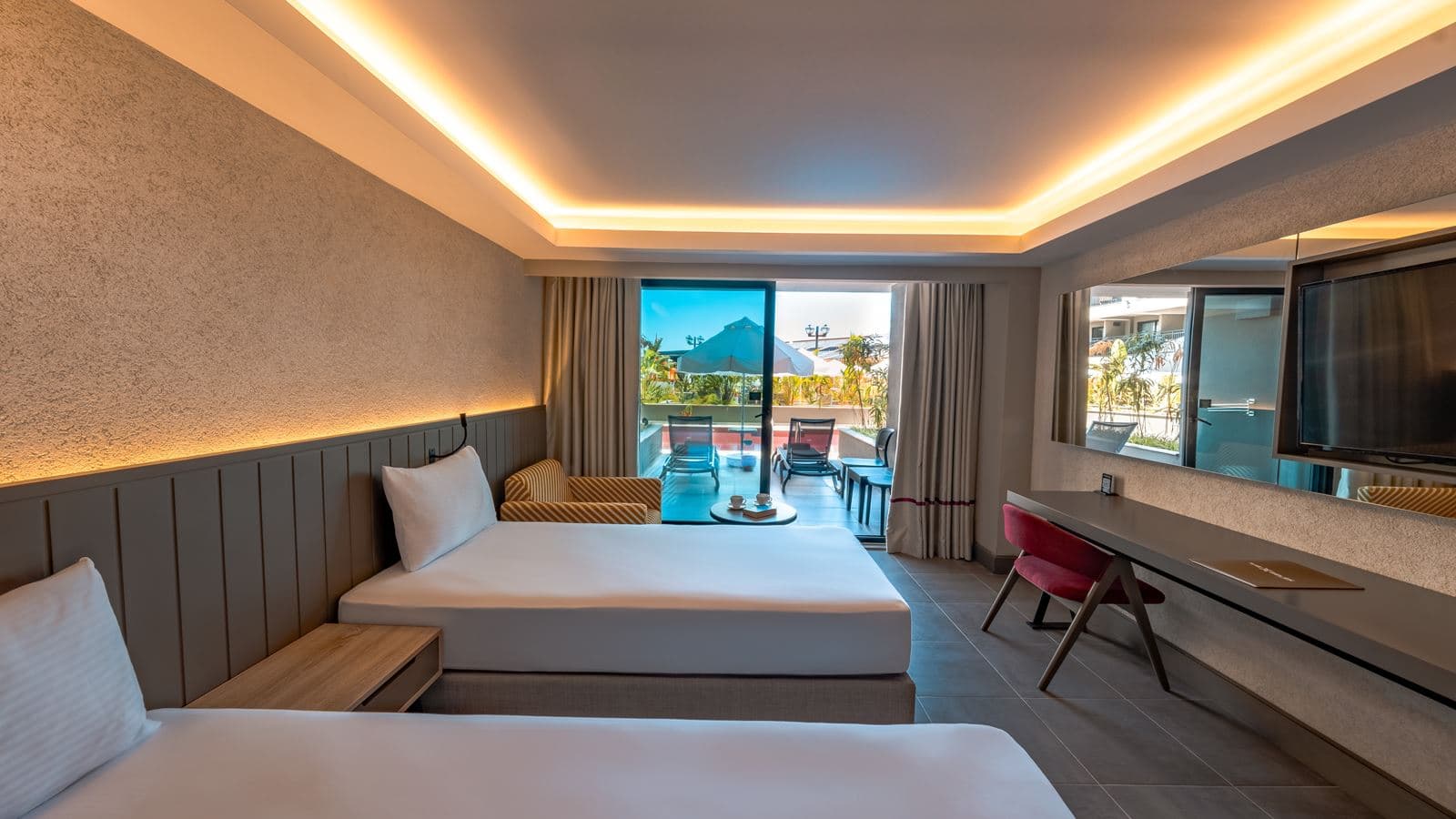 rooms-swim-up-adult-zone