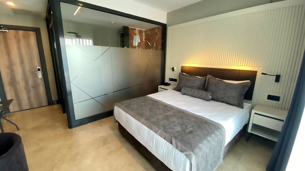 rooms-standard-room-land-view