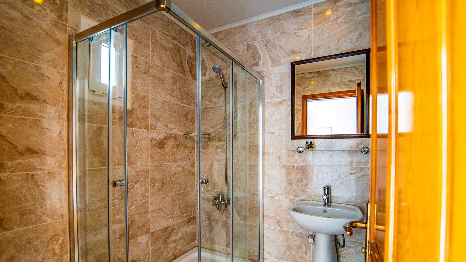 rooms-standard-room