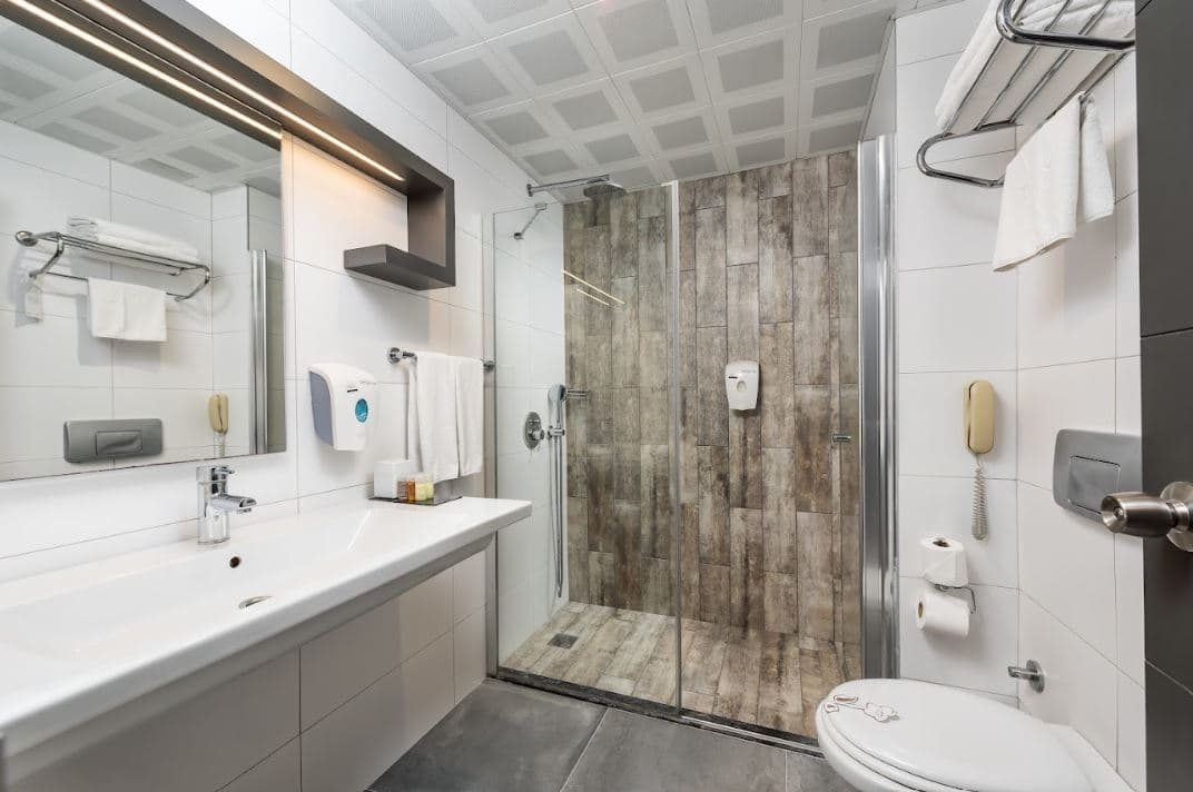 rooms-large-room