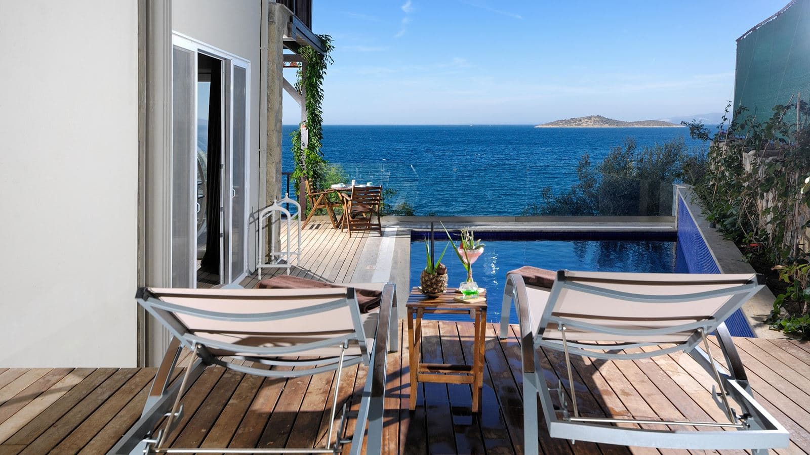 rooms-pool-suite