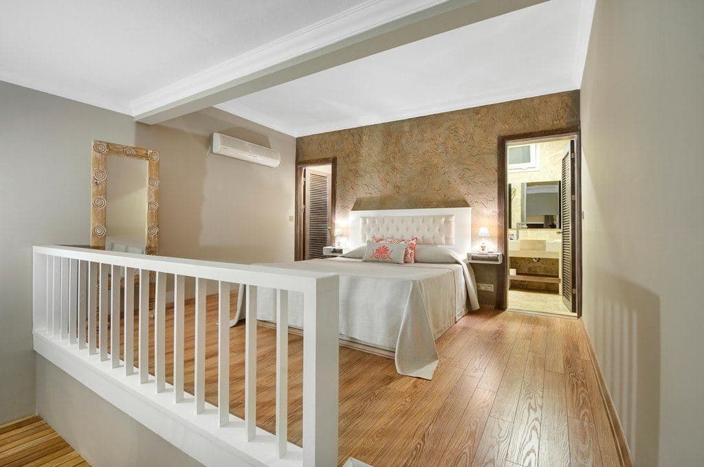rooms-pool-suite