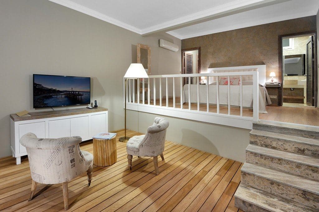 rooms-pool-suite