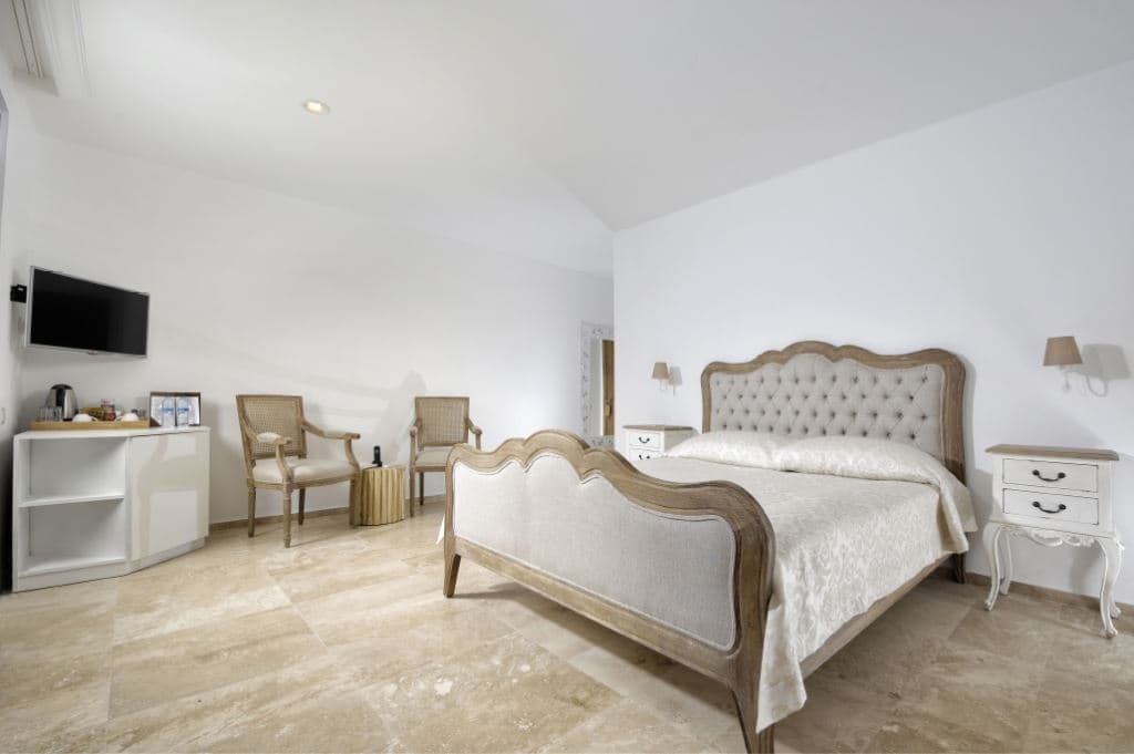 rooms-superior-room