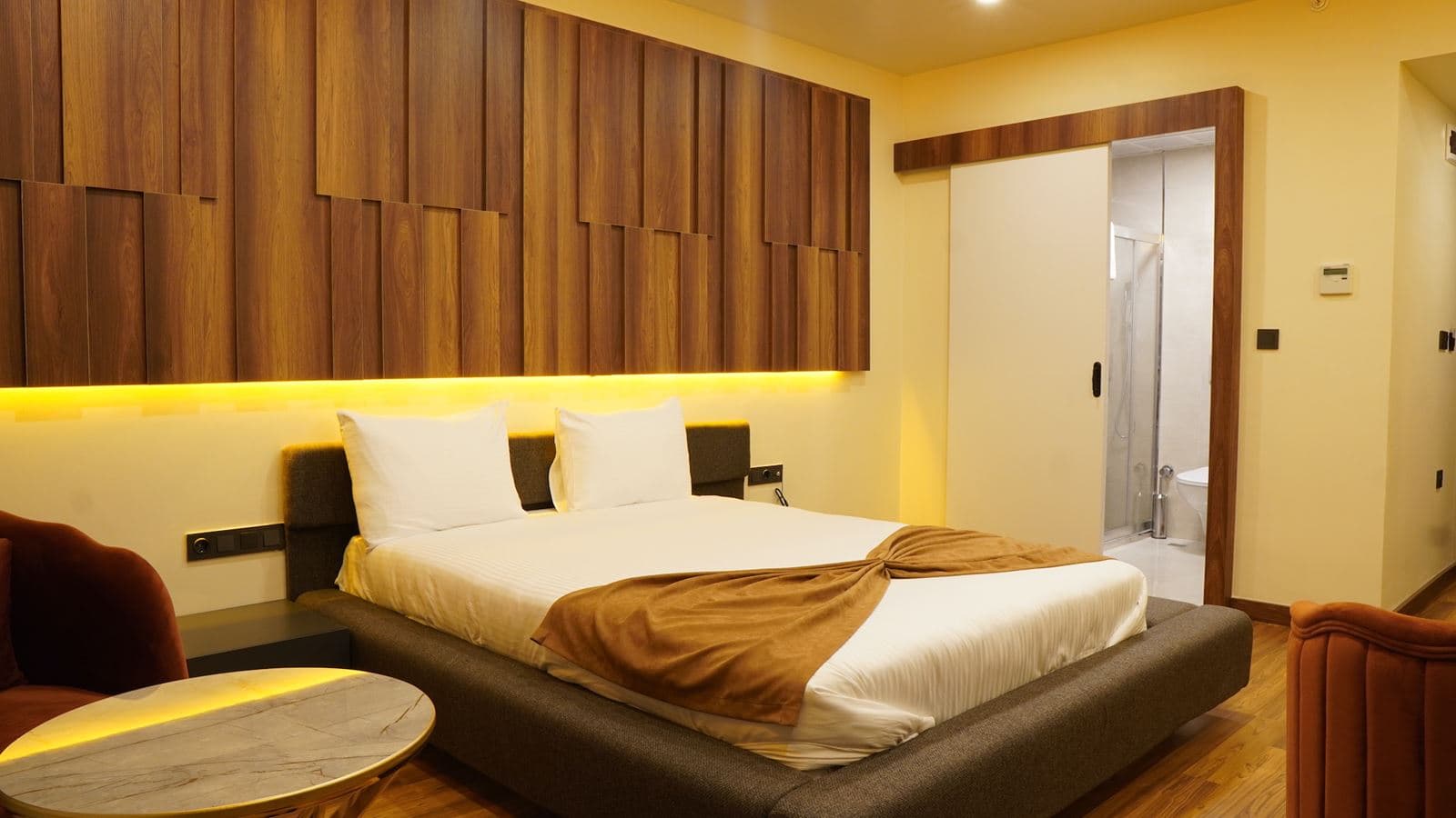 rooms-vip-jacuzzi-room