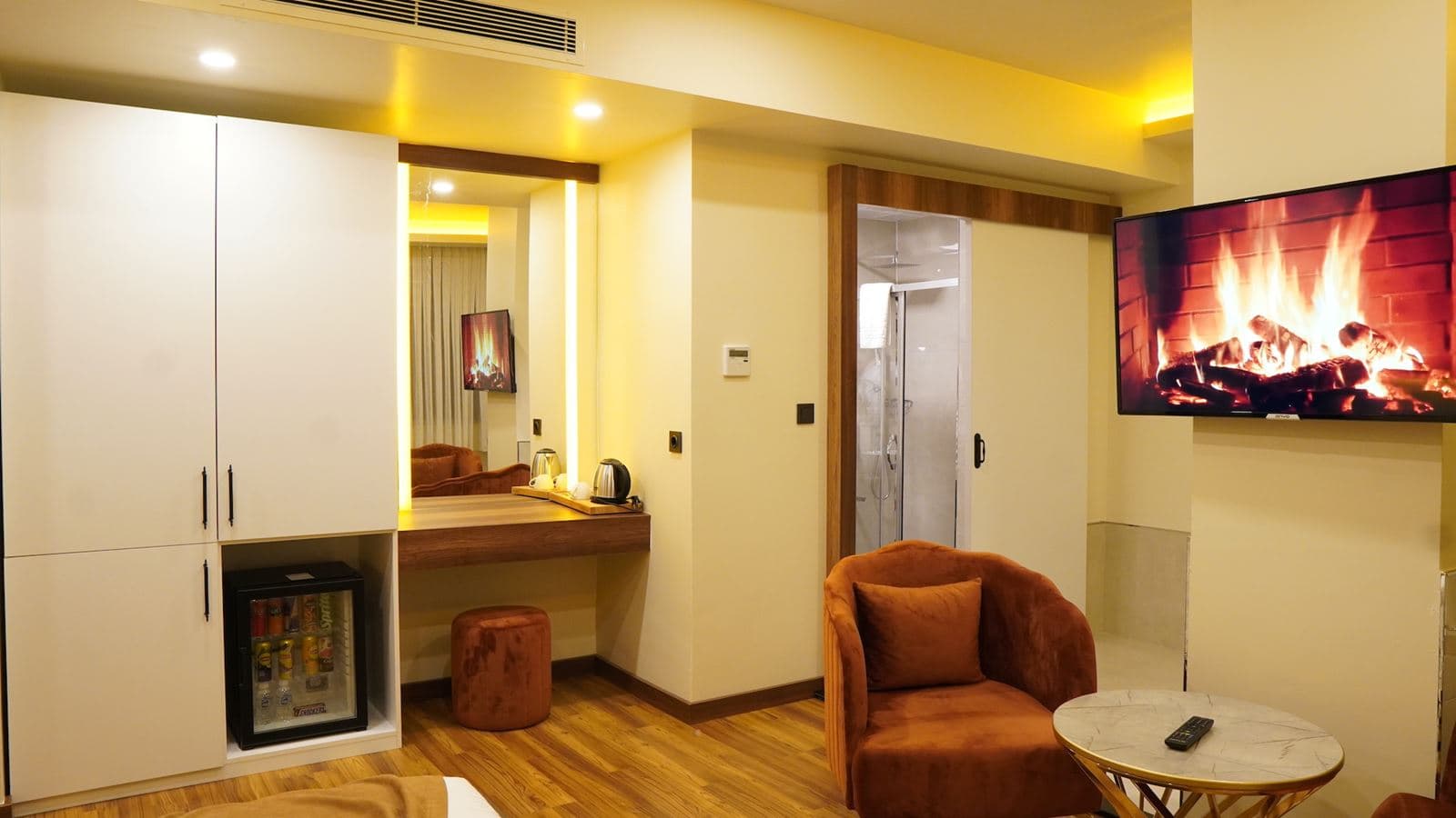 rooms-vip-jacuzzi-room