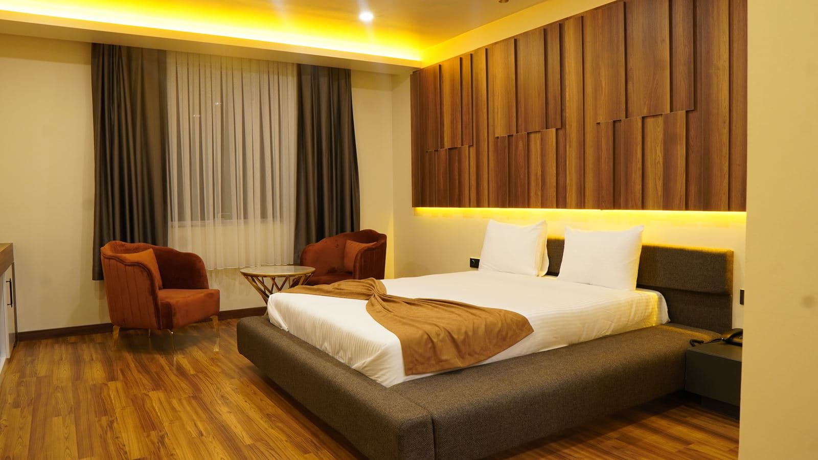 rooms-suite-room