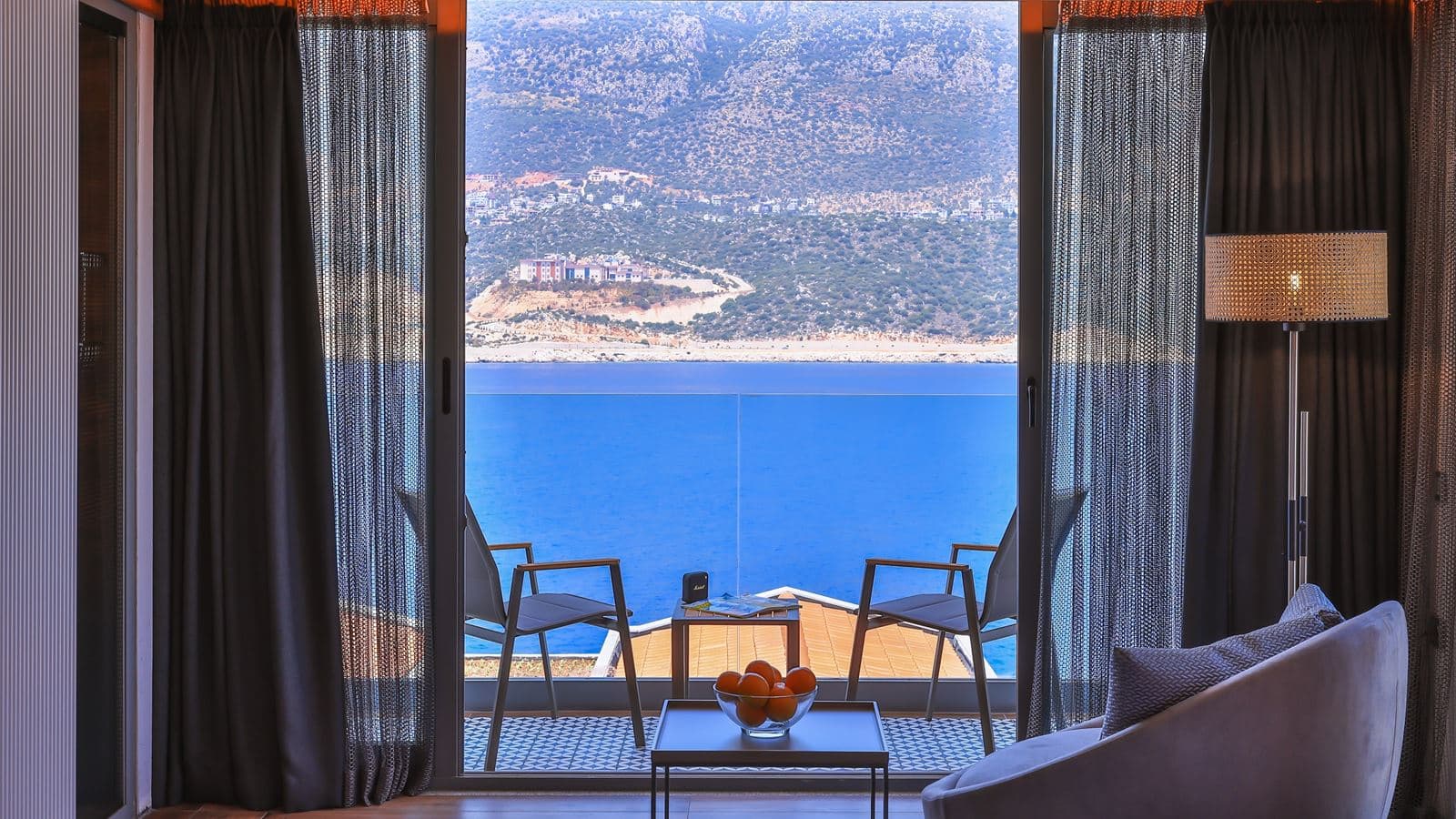 rooms-deluxe-room-with-sea-view