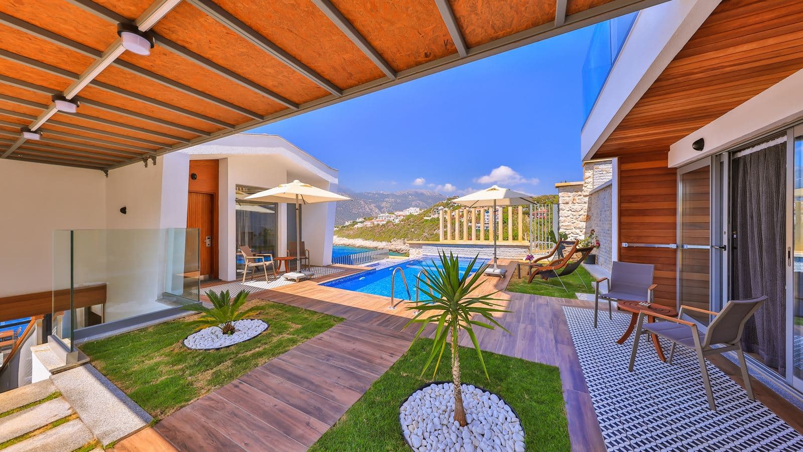 rooms-executive-room-with-pool-and-partial-sea-view