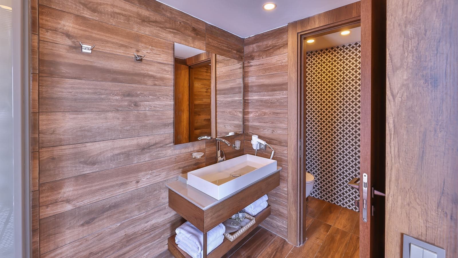 rooms-executive-room-with-pool-and-sea-view