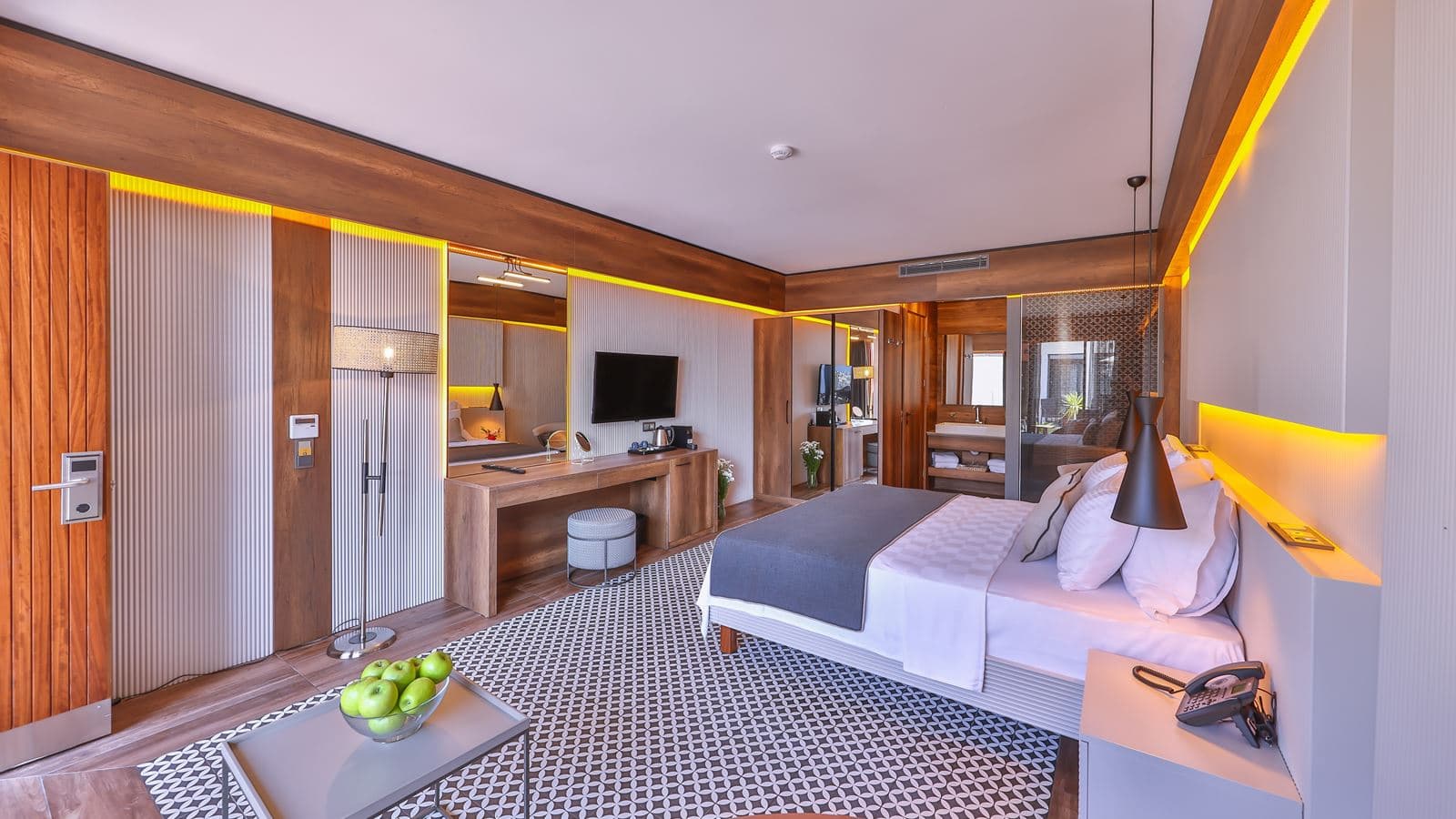 rooms-executive-room-with-pool-and-sea-view