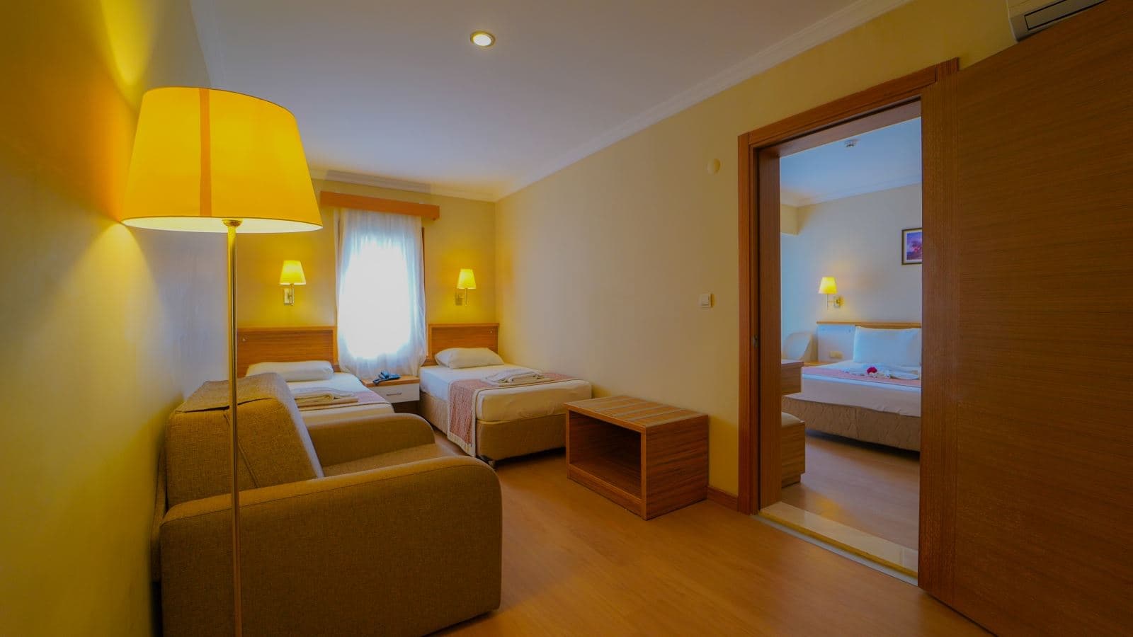 rooms-family-room