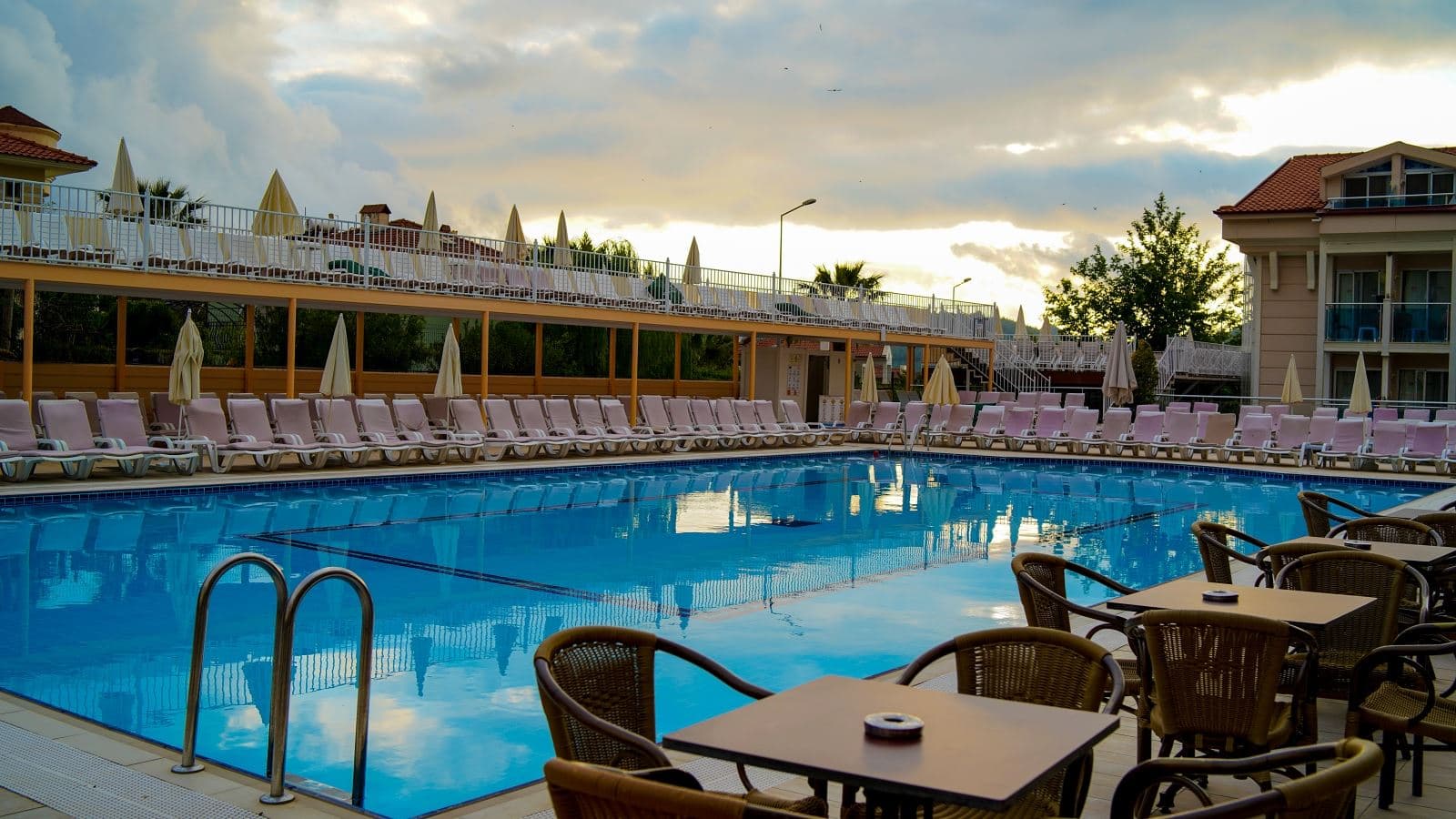 pools-outdoor-pool