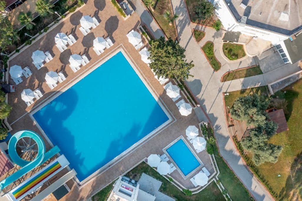 pools-outdoor-pool