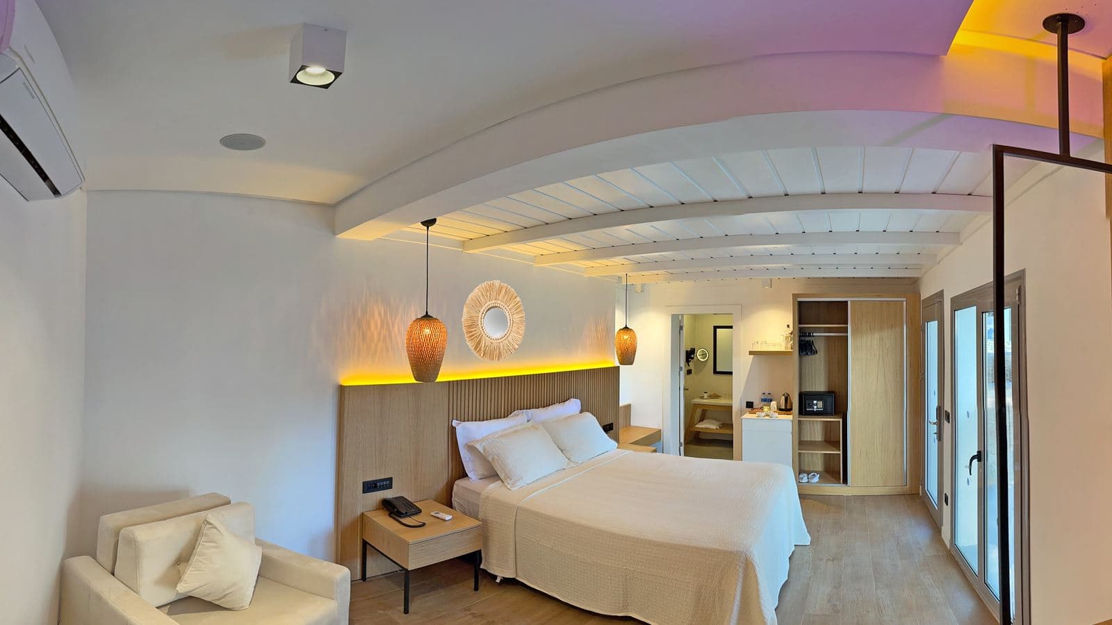 rooms-club-room