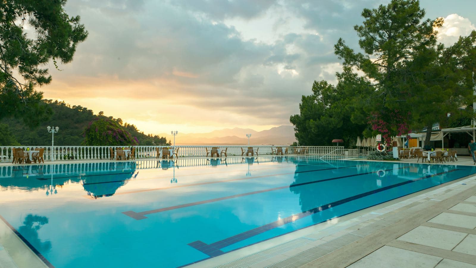 pools-outdoor-pool