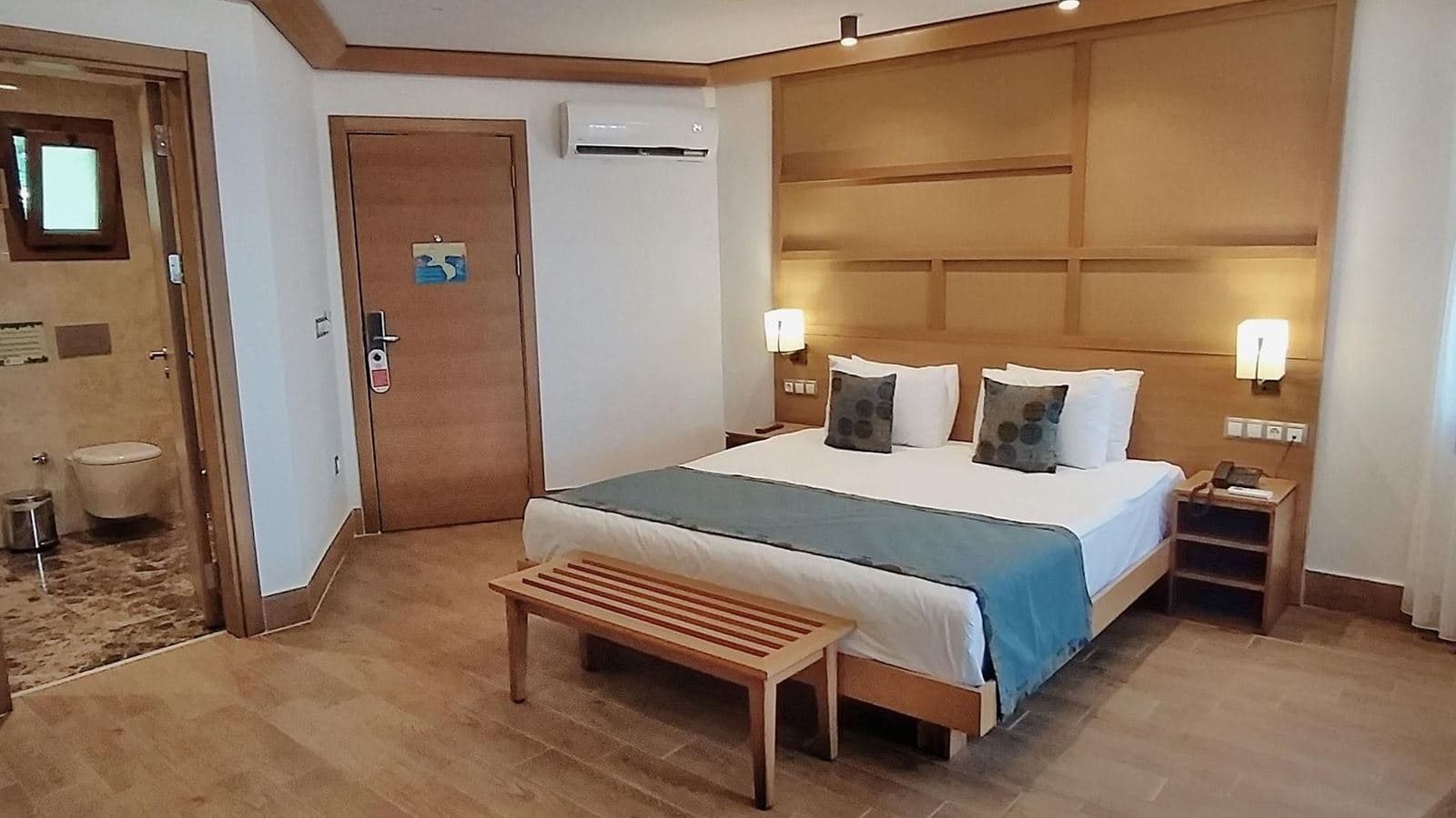 rooms-bungalow-room