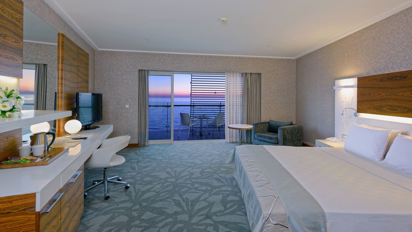 rooms-deluxe-room