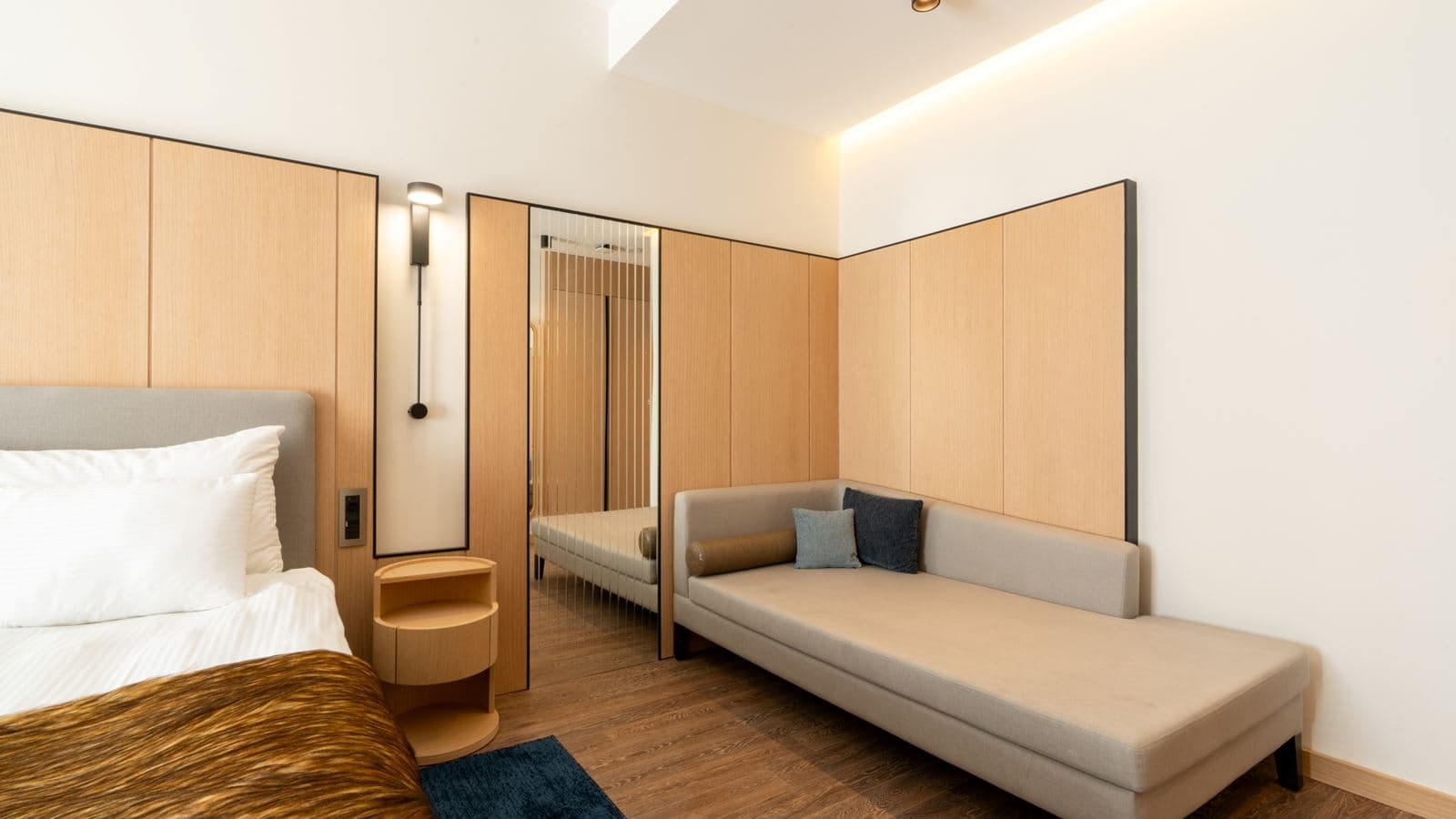 rooms-deluxe-room