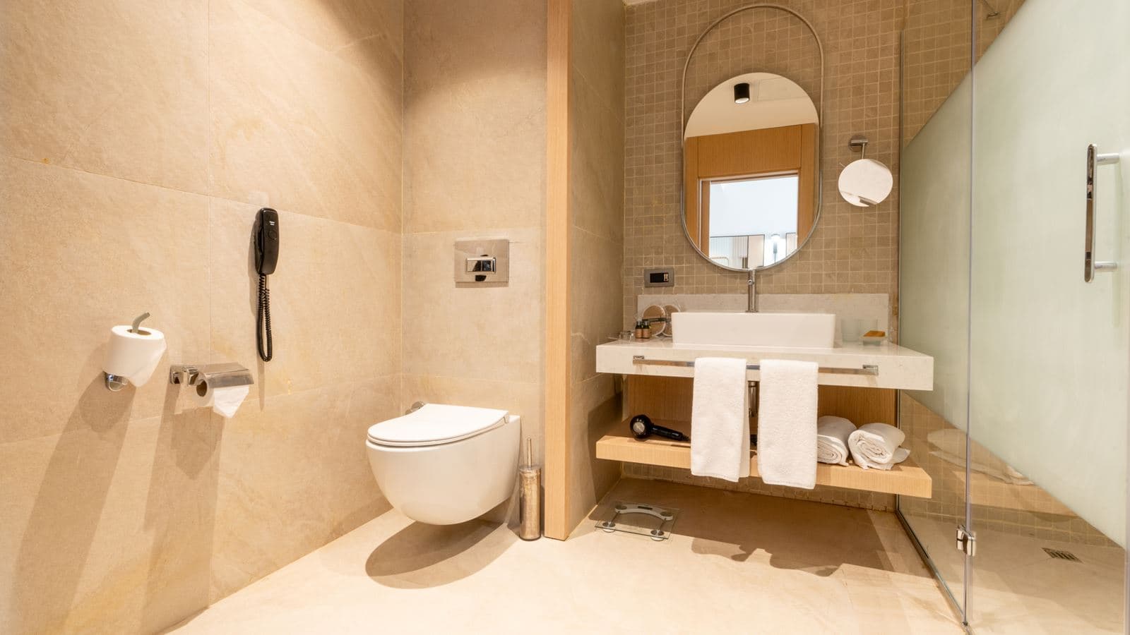 rooms-deluxe-room