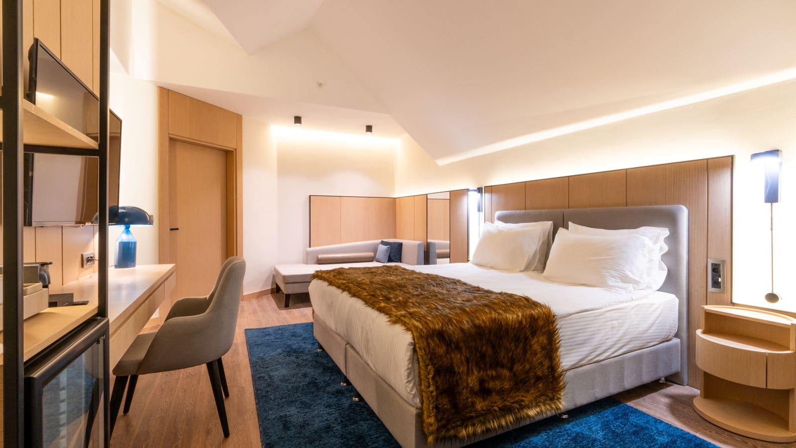 rooms-love-suite