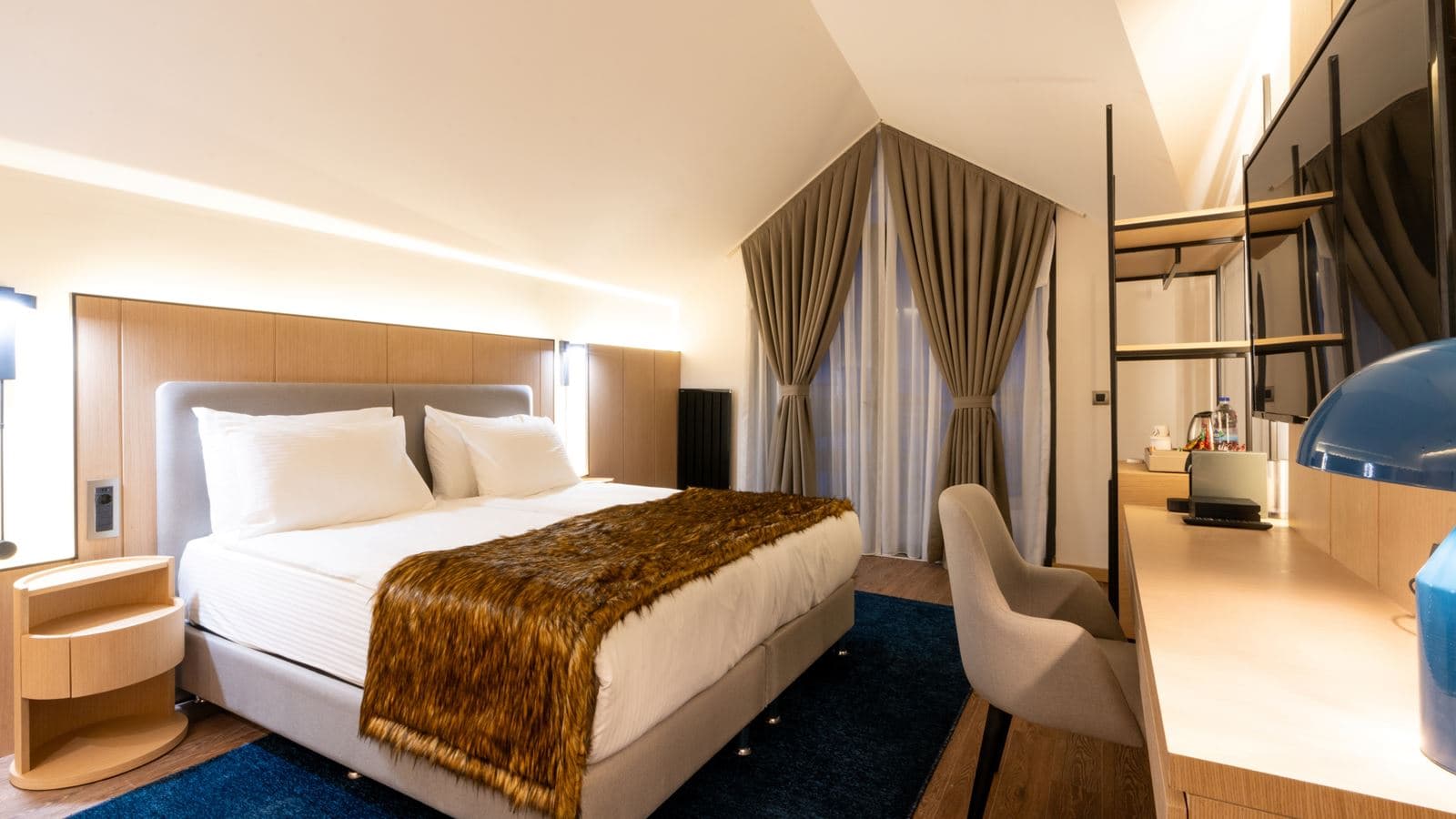 rooms-love-suite