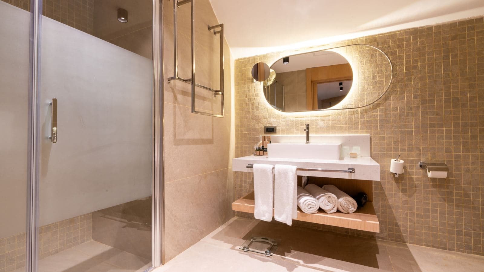 rooms-love-suite