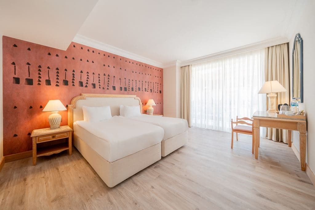 rooms-junior-suite-side-sea-view