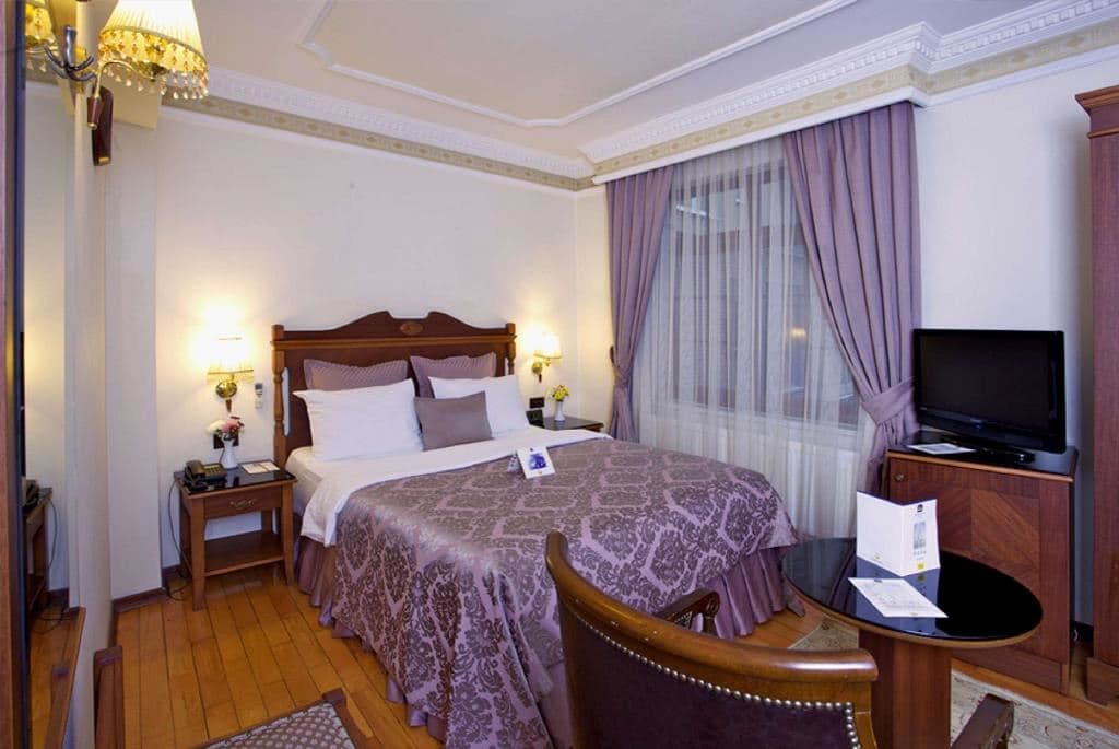 rooms-family-room-superior