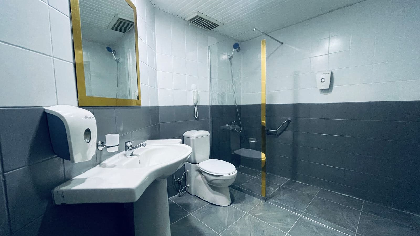 rooms-family-rooms