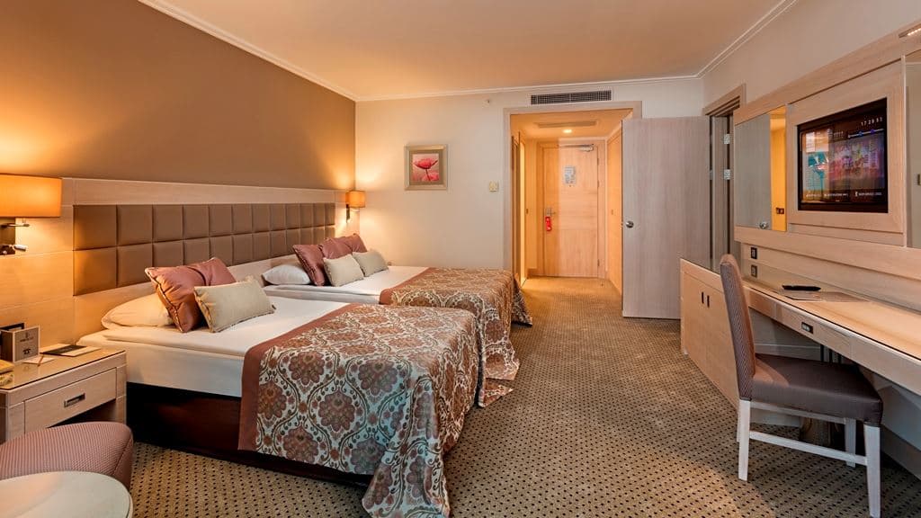 rooms-family-room