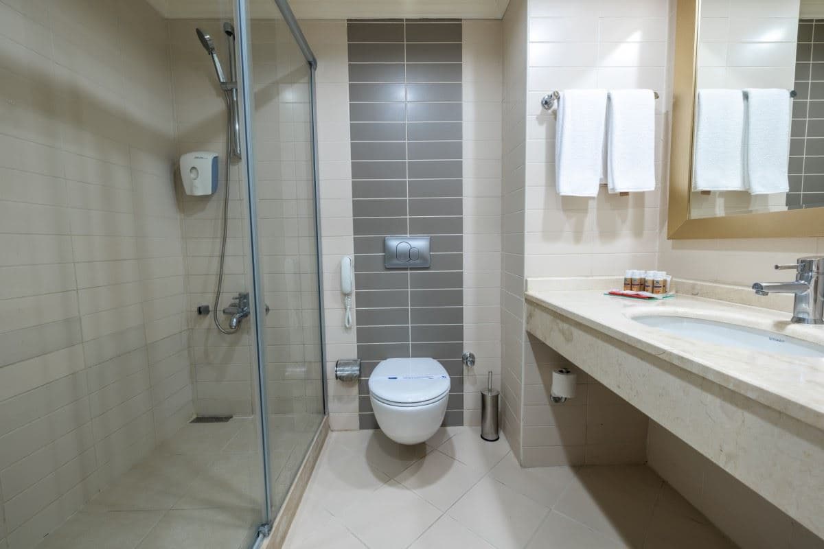 rooms-coral-room
