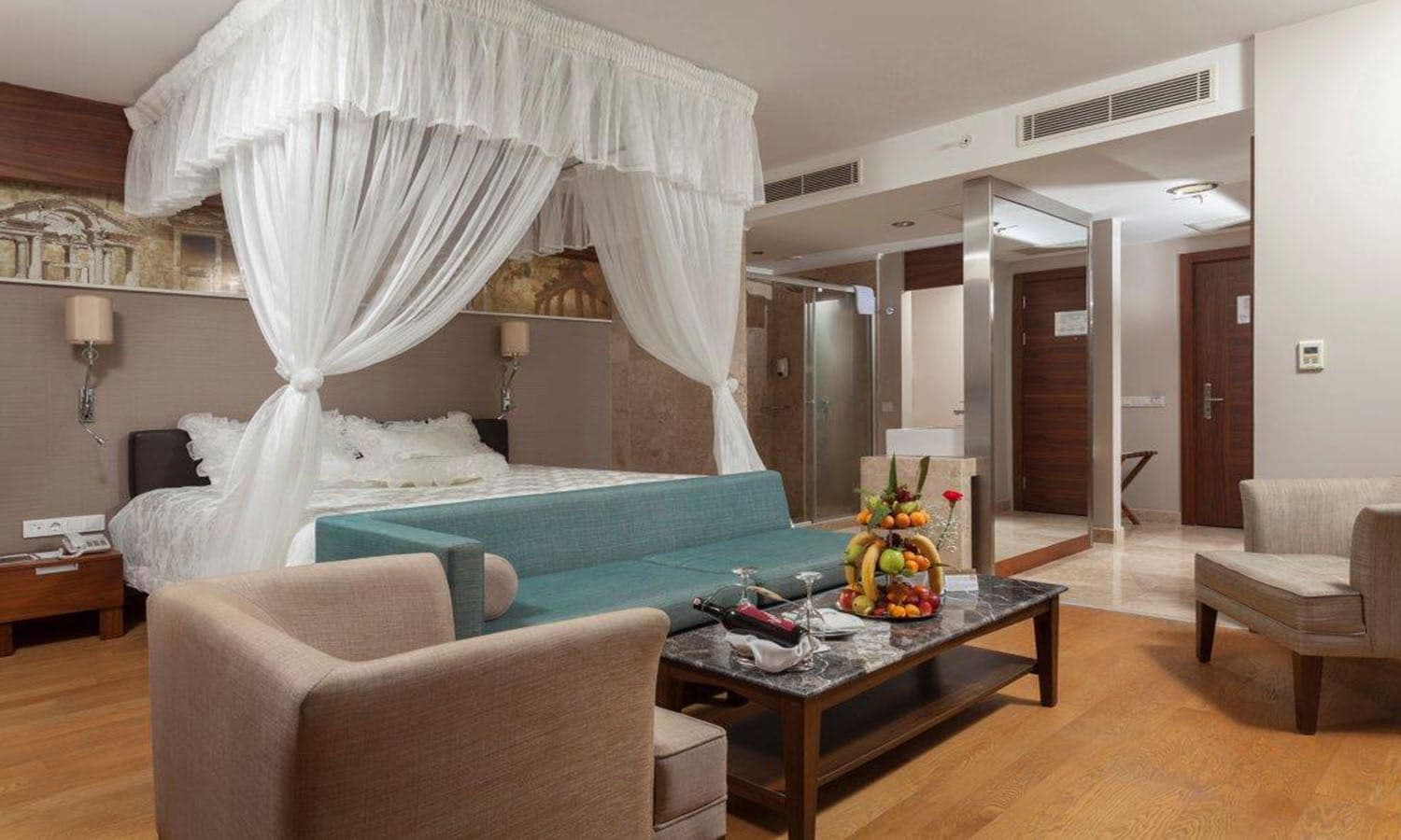 rooms-romance-suite