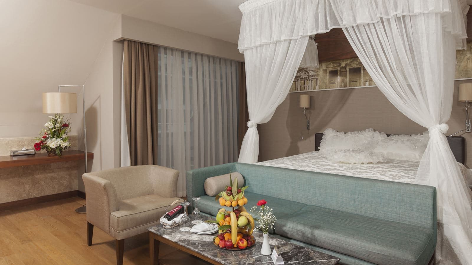 rooms-romance-suite
